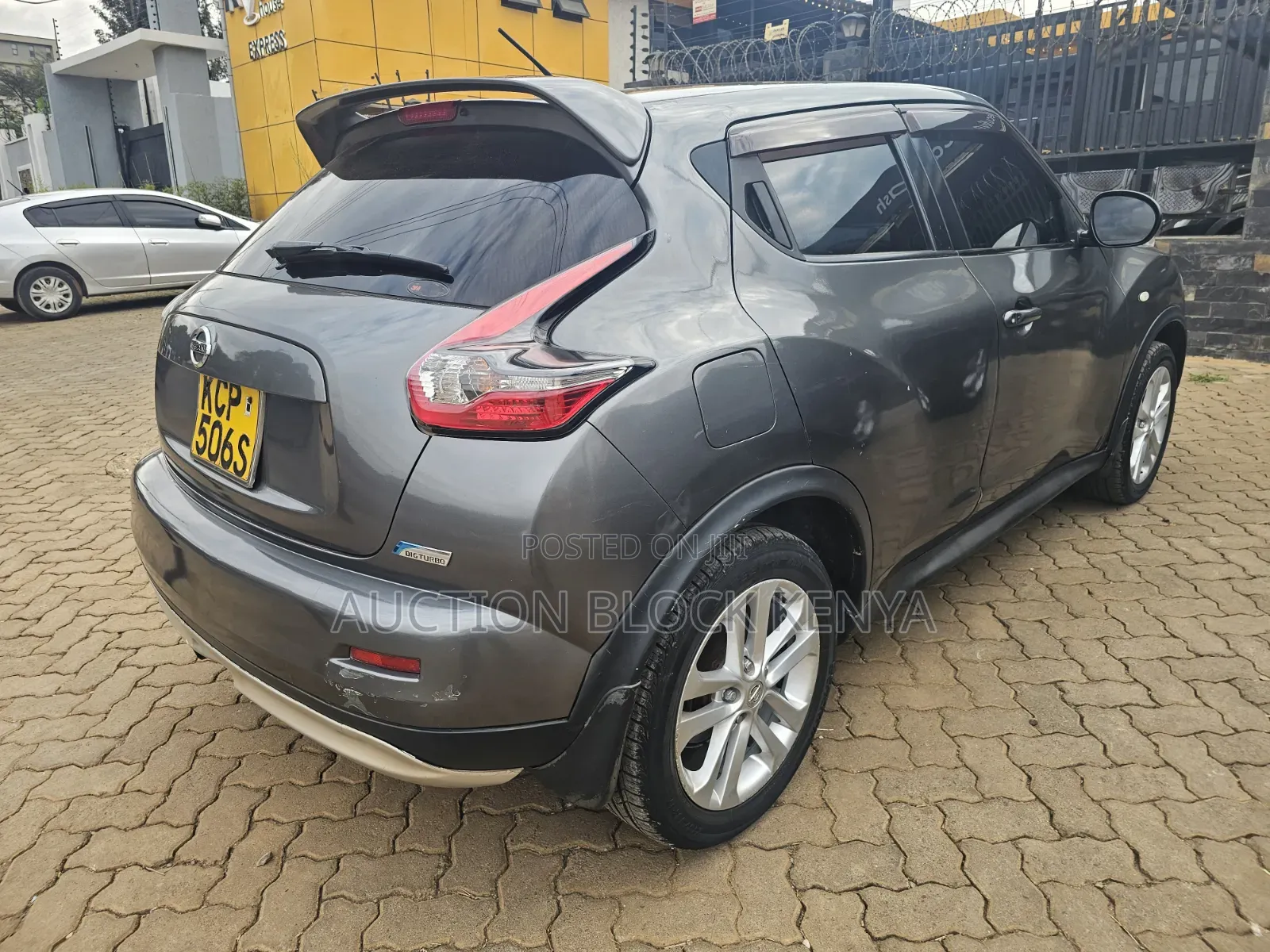 Nissan Juke 2011 Gray