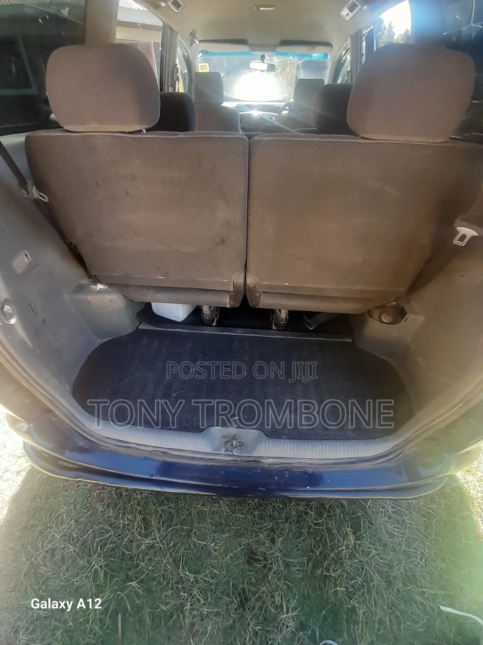 Toyota Voxy X 2WD 8-Seater 2004 Blue