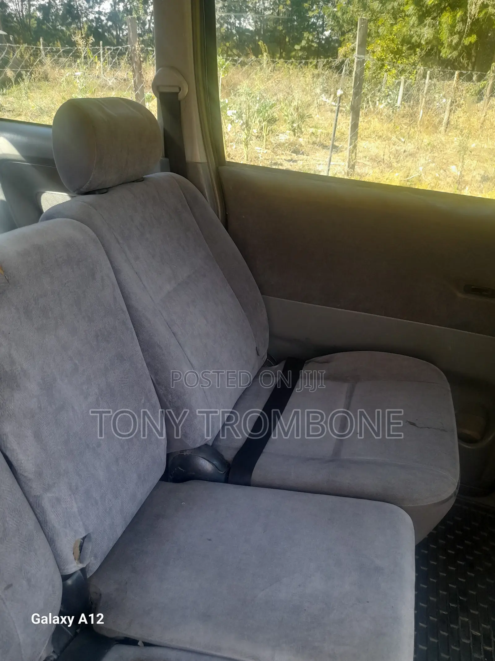Toyota Voxy X 2WD 8-Seater 2004 Blue
