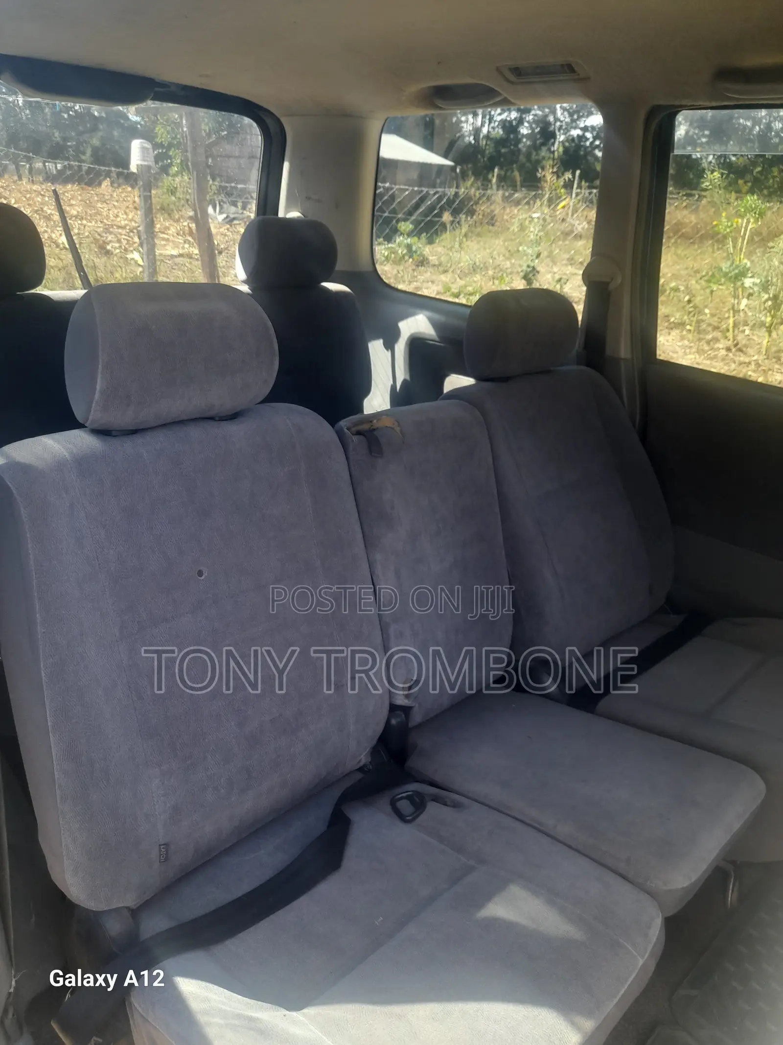 Toyota Voxy X 2WD 8-Seater 2004 Blue