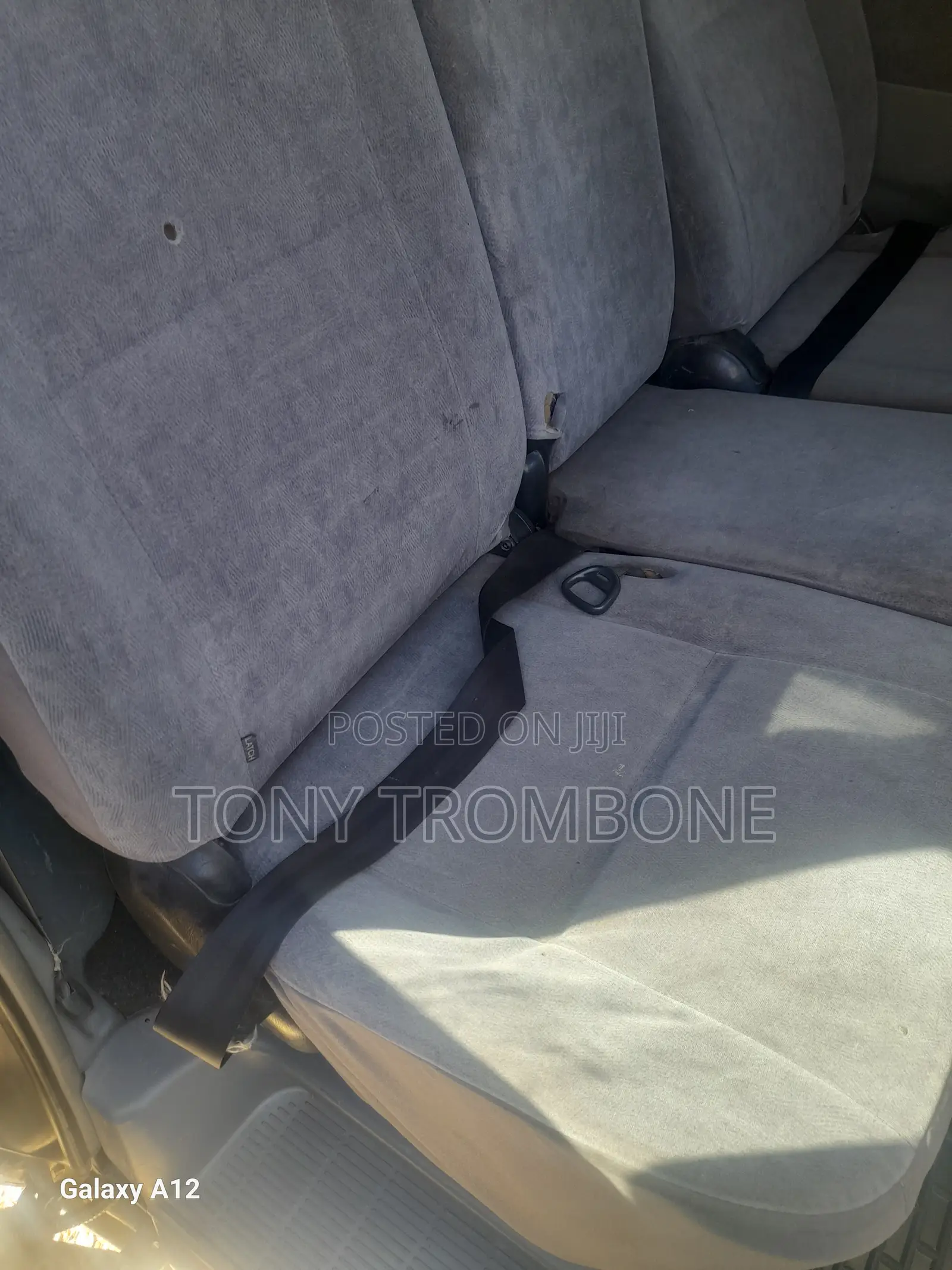 Toyota Voxy X 2WD 8-Seater 2004 Blue