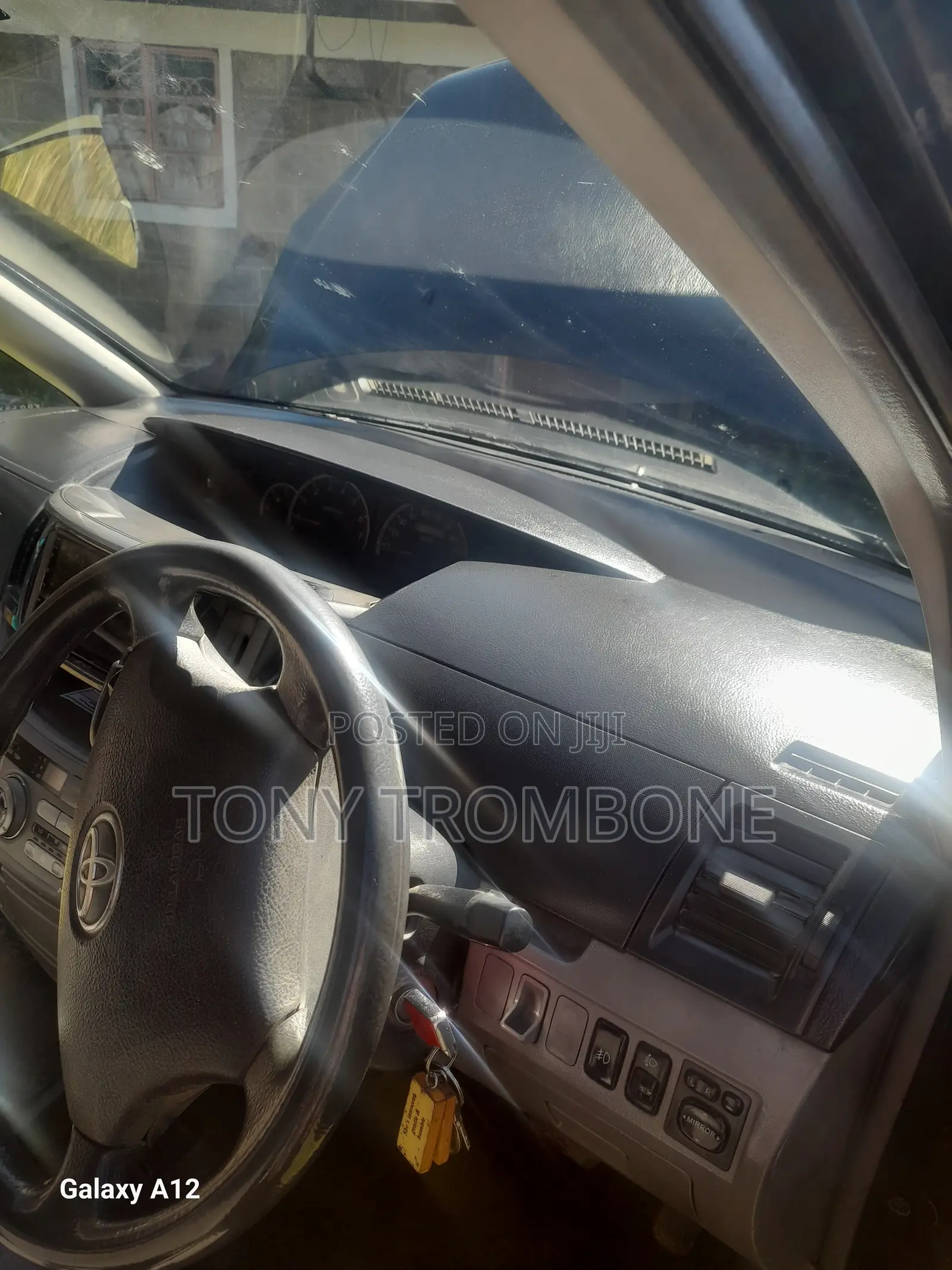 Toyota Voxy X 2WD 8-Seater 2004 Blue