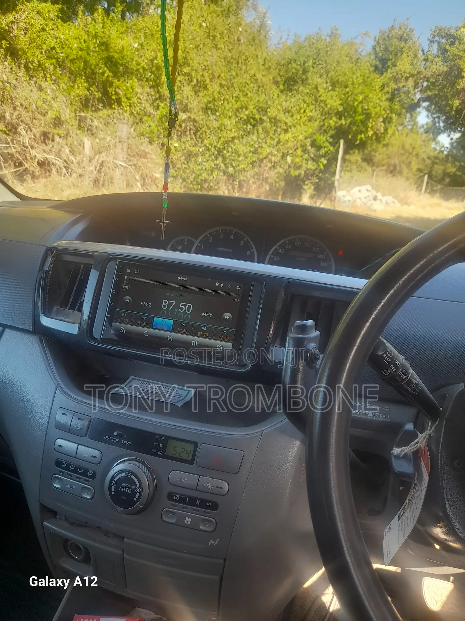 Toyota Voxy X 2WD 8-Seater 2004 Blue