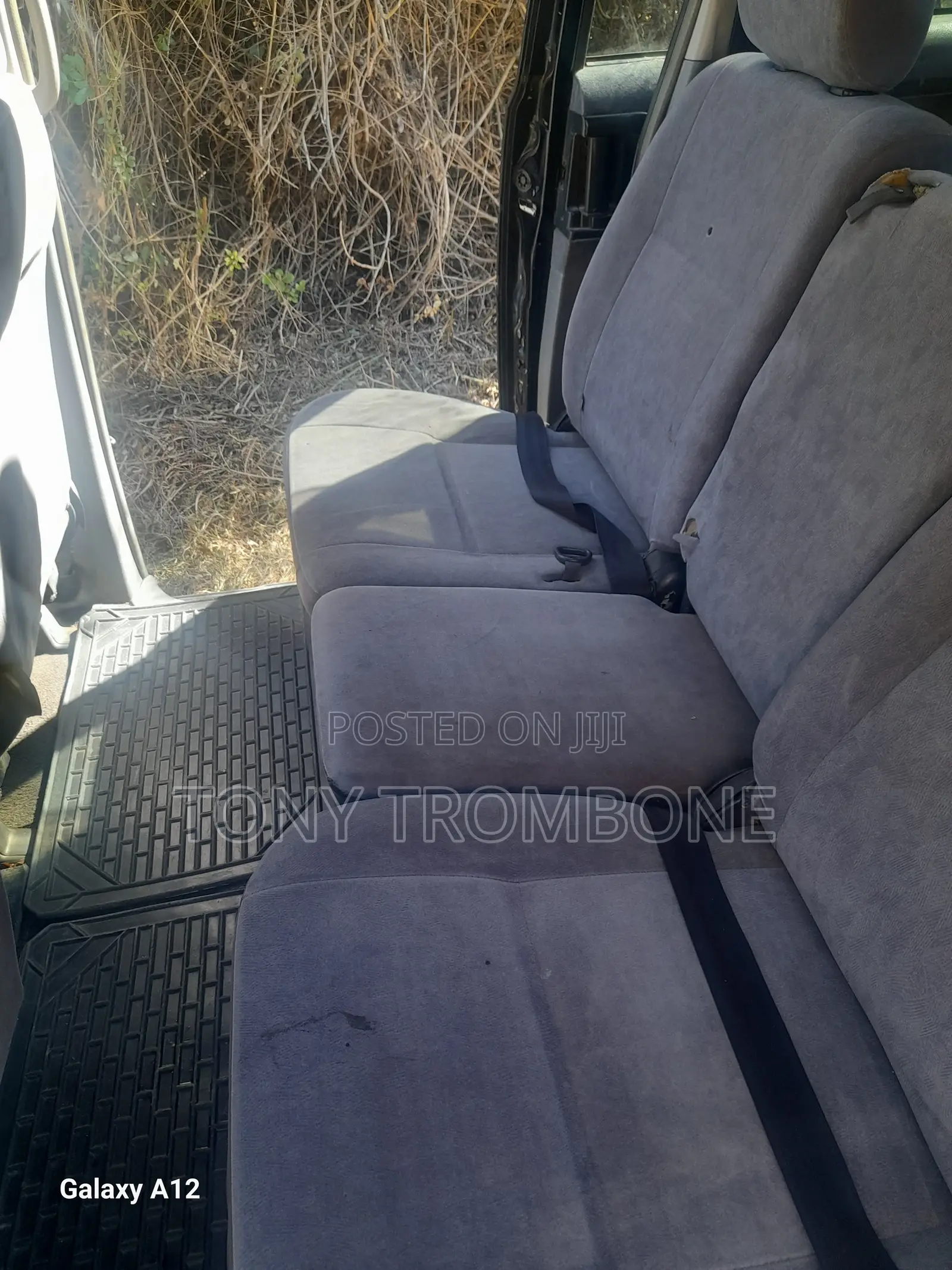 Toyota Voxy X 2WD 8-Seater 2004 Blue