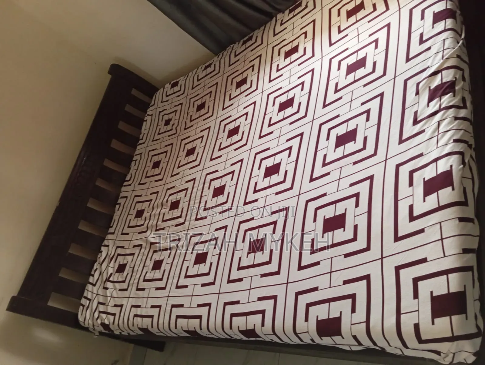 Mahogany Wood Bed