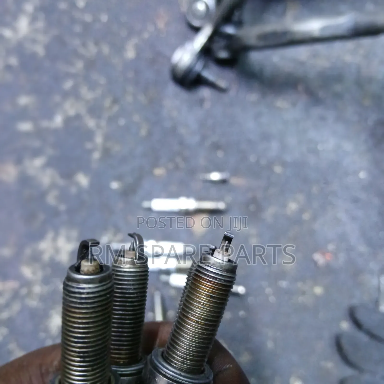 Spark Plugs Suzuki Alto/Mazda Carlos