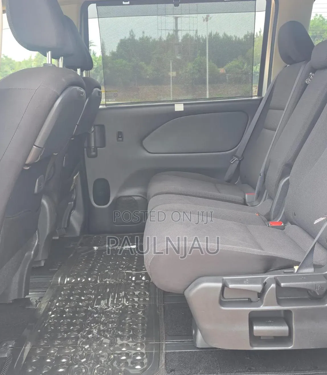 Nissan Serena 2017