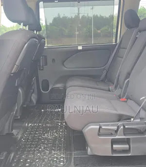 Nissan Serena 2017