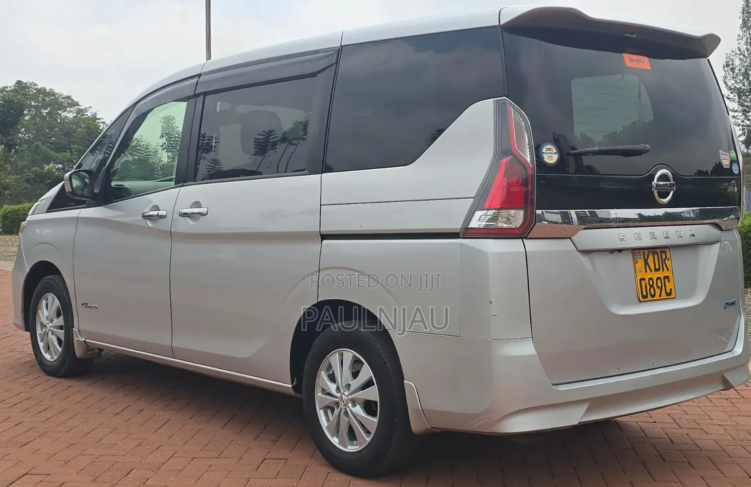 Nissan Serena 2017