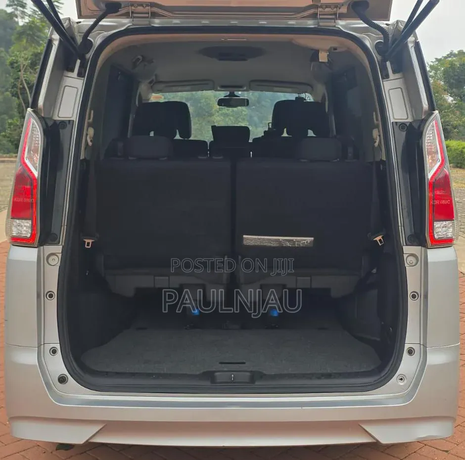 Nissan Serena 2017