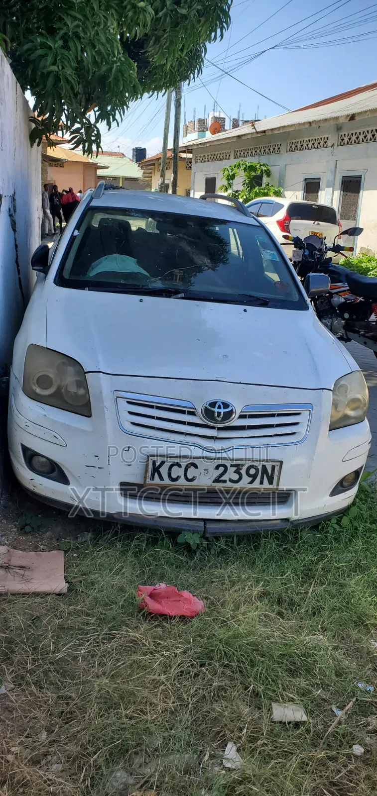 Toyota Avensis 2009 White