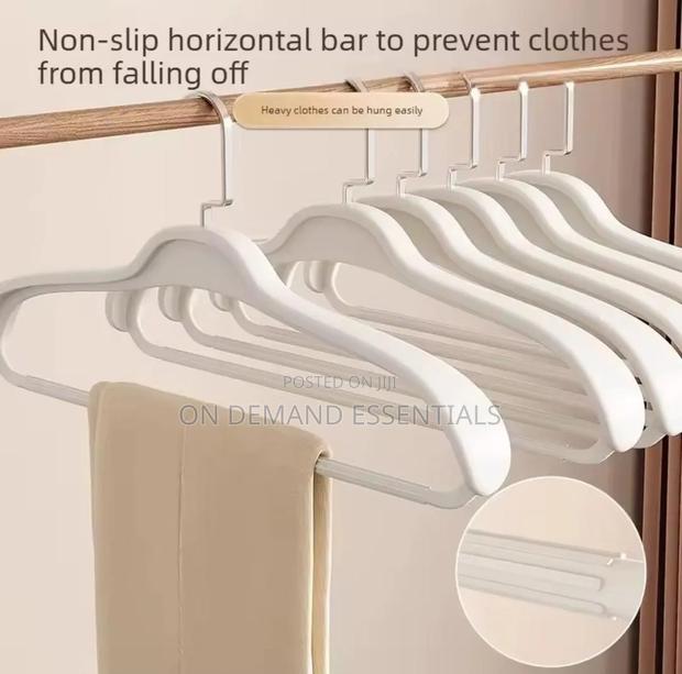Thickened Nonslip Plastic Hangers. 10pcs Set - thumbnail 4
