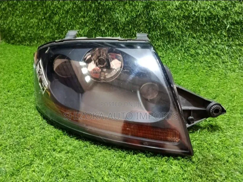 Headlight Assy Rh Audi Tt  2001