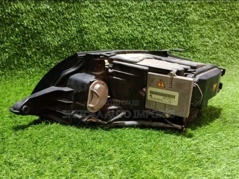Headlight Assy Rh Audi Tt  2001