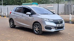 Honda Fit 2017 Silver