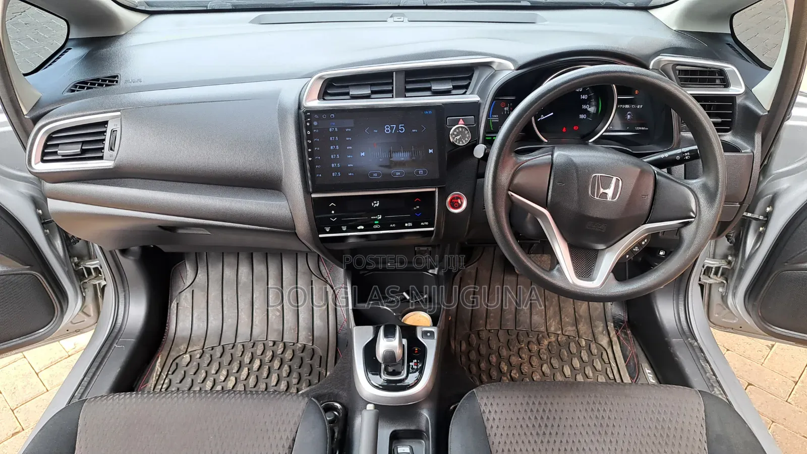 Honda Fit 2017 Silver