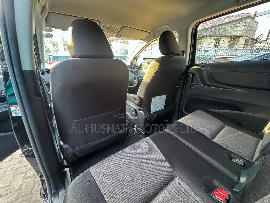 Toyota Sienta 1.5 FWD 2019 Brown