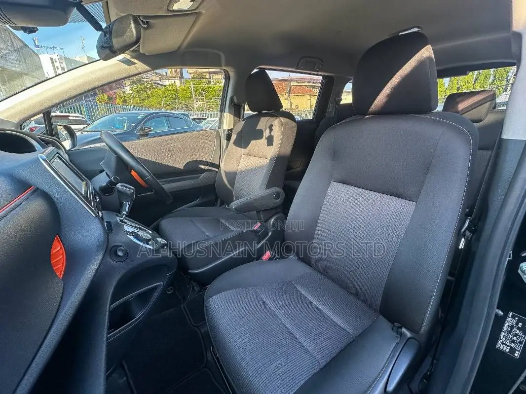 Toyota Sienta 1.5 FWD 2019 Brown