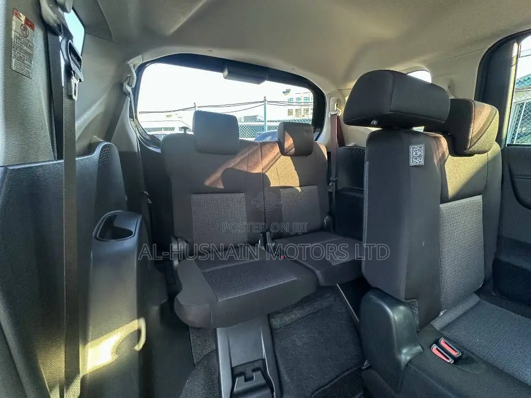Toyota Sienta 1.5 FWD 2019 Brown