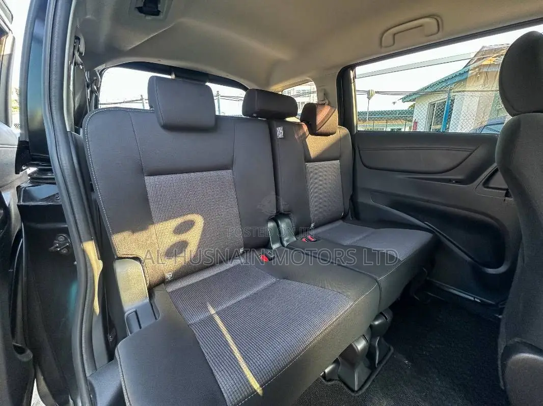 Toyota Sienta 1.5 FWD 2019 Brown