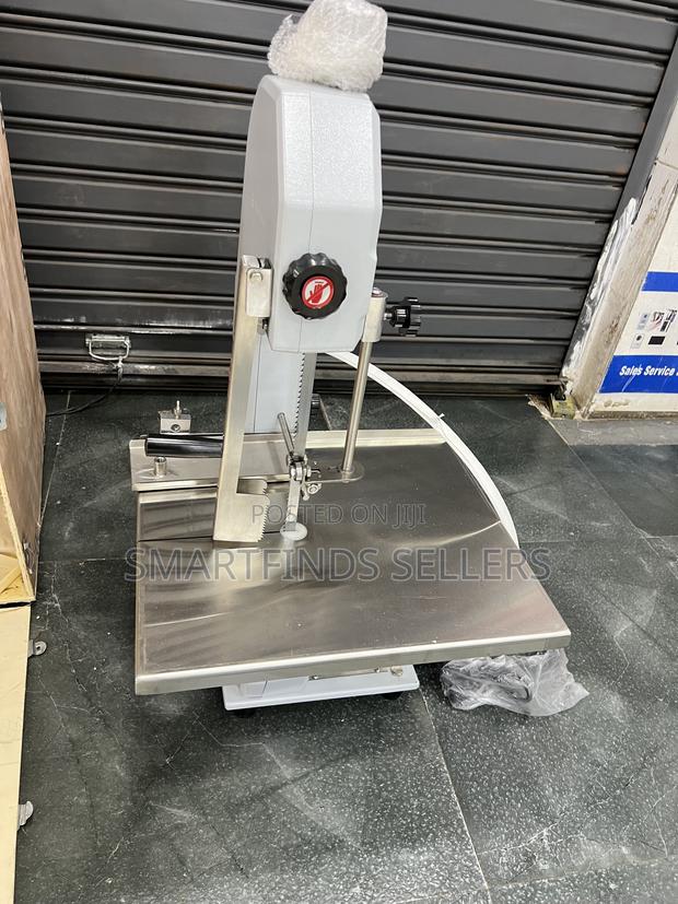 Heavy-Duty Bone Saw – Strong, Precise & Durable Cutting Tool