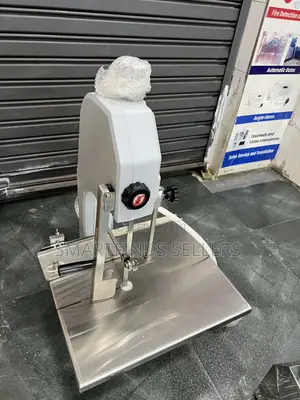 Heavy-Duty Bone Saw – Strong, Precise & Durable Cutting Tool
