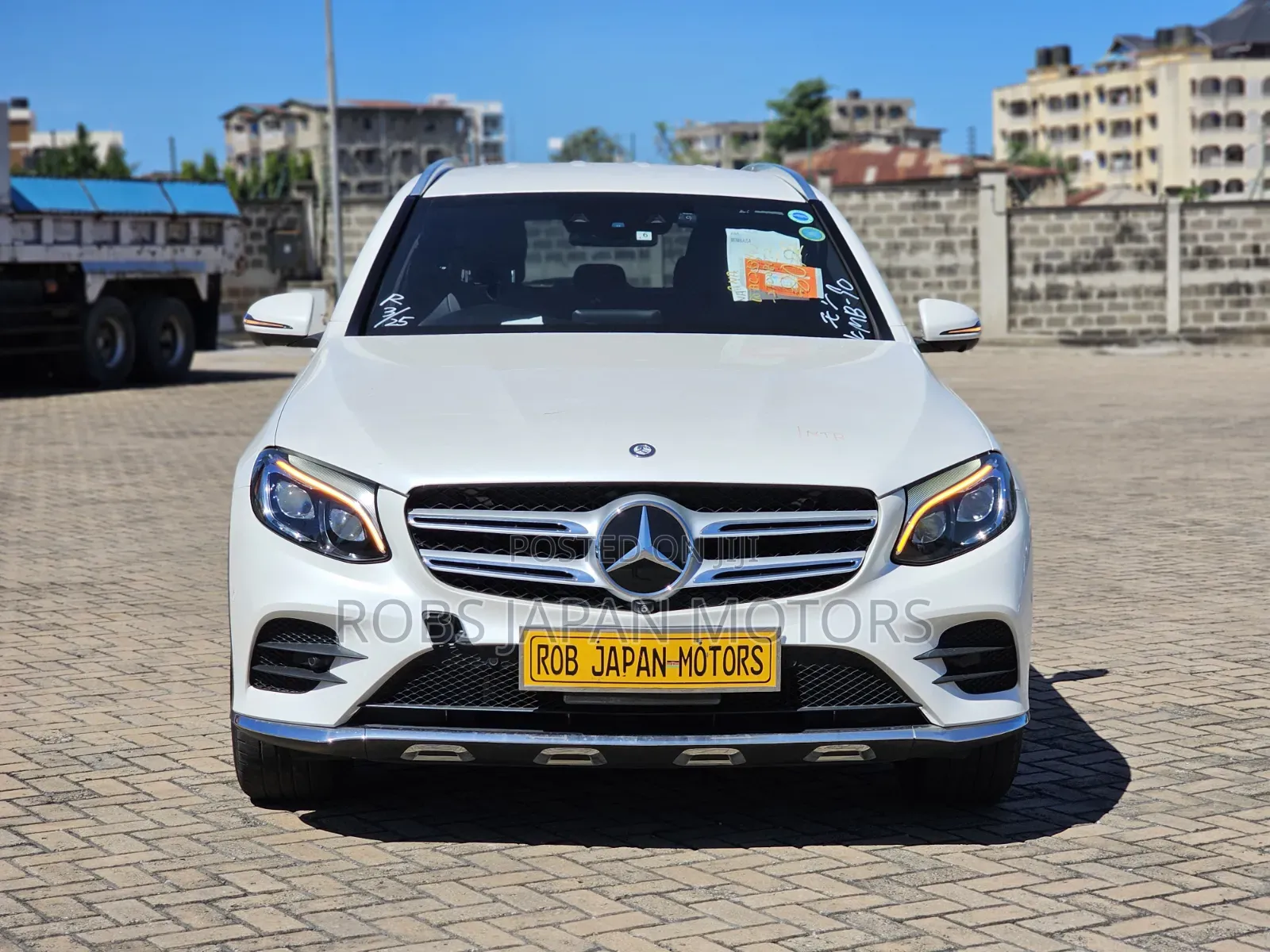 Mercedes-Benz GLC-Class 2018 Off white