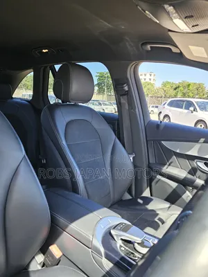 Mercedes-Benz GLC-Class 2018 Off white