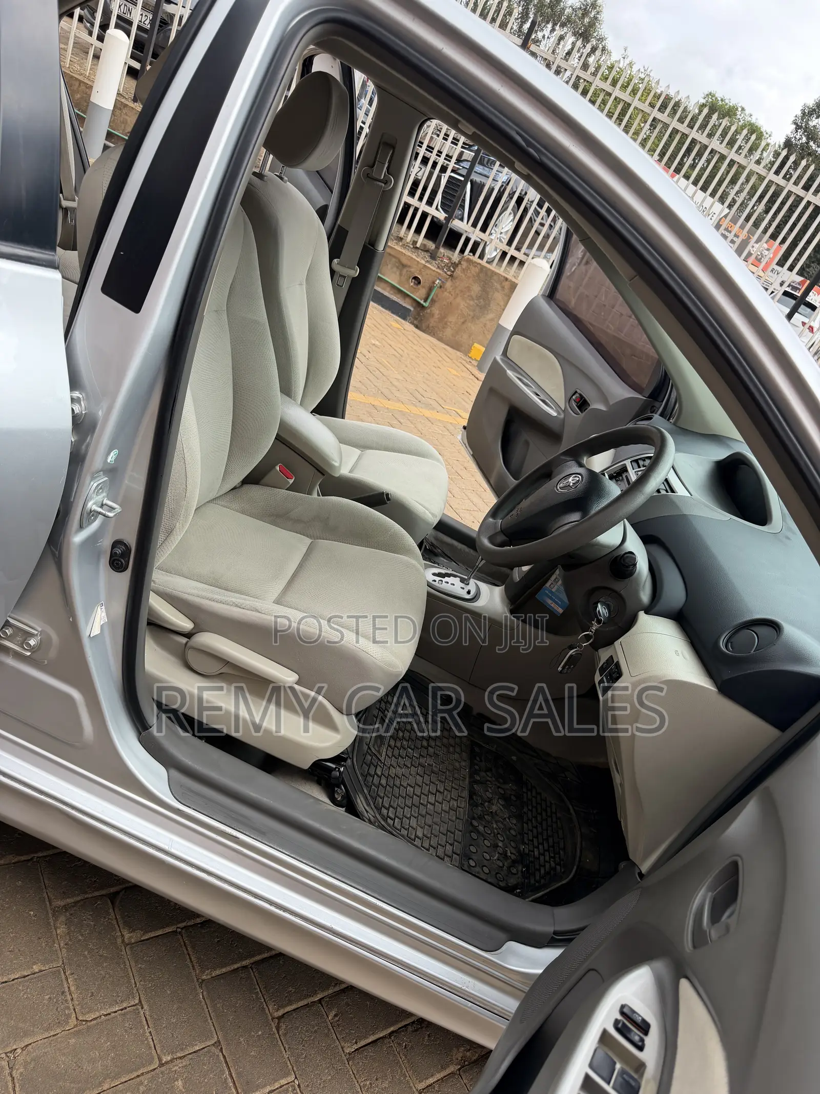 Toyota Belta 2009 Silver