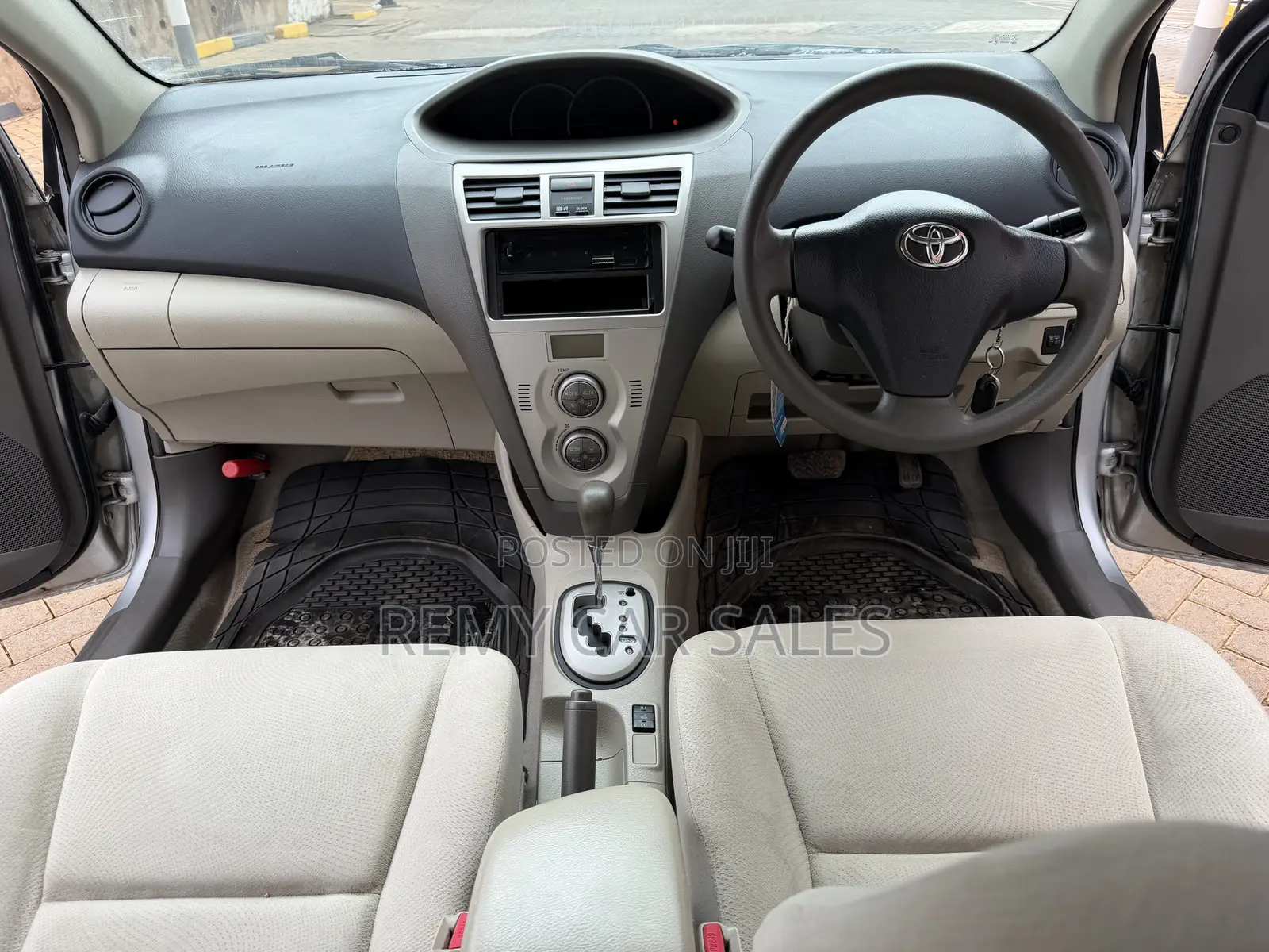 Toyota Belta 2009 Silver