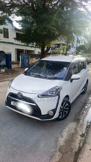 Toyota Sienta 2016 White