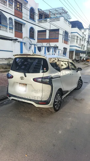 Toyota Sienta 2016 White