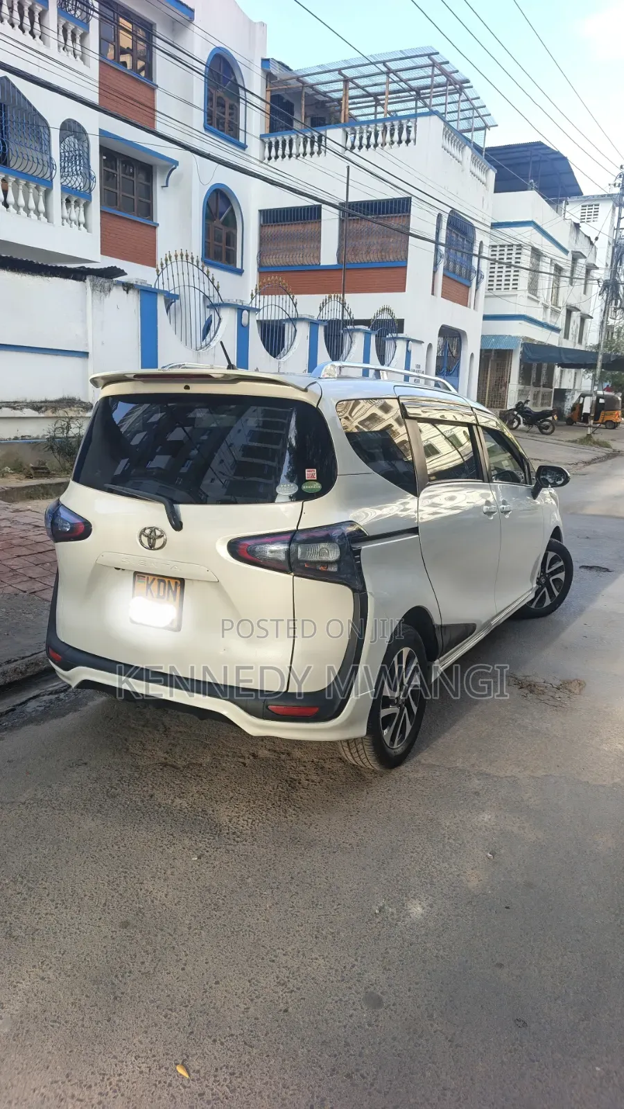 Toyota Sienta 2016 White