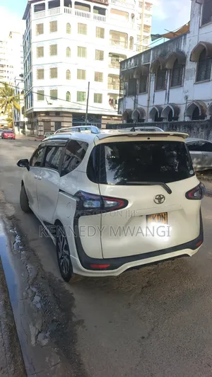 Toyota Sienta 2016 White
