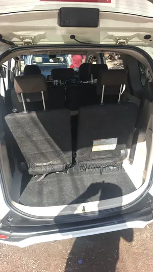 Toyota Sienta 2016 White