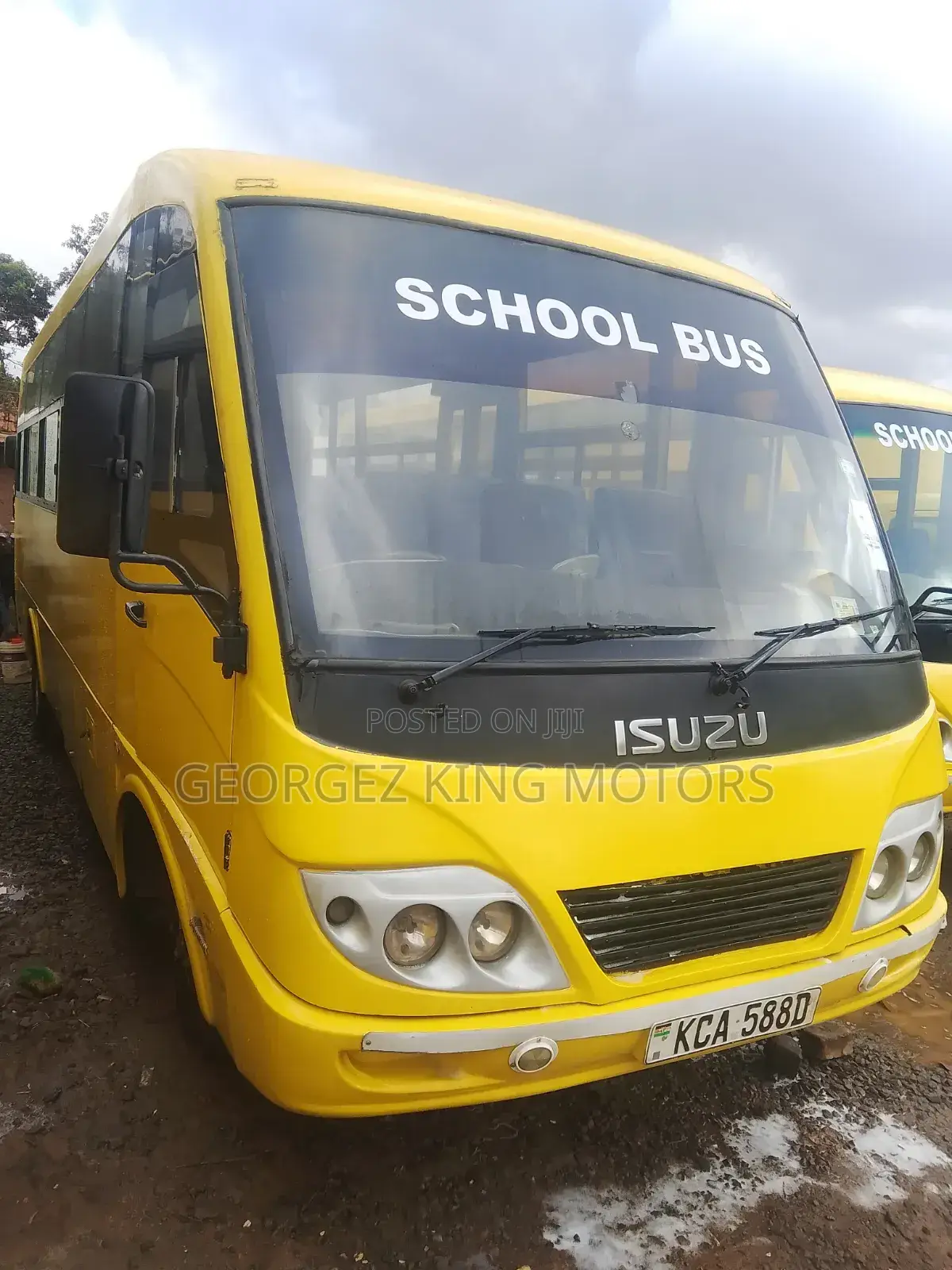Isuzu NQR 2015 Yellow