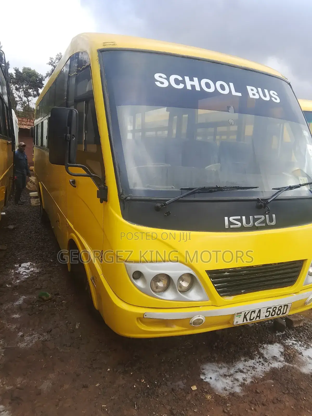 Isuzu NQR 2015 Yellow