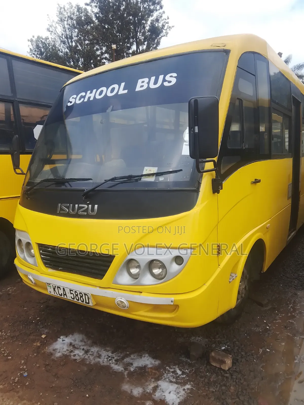 Isuzu NQR 2015 Yellow