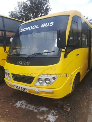 Isuzu NQR 2015 Yellow