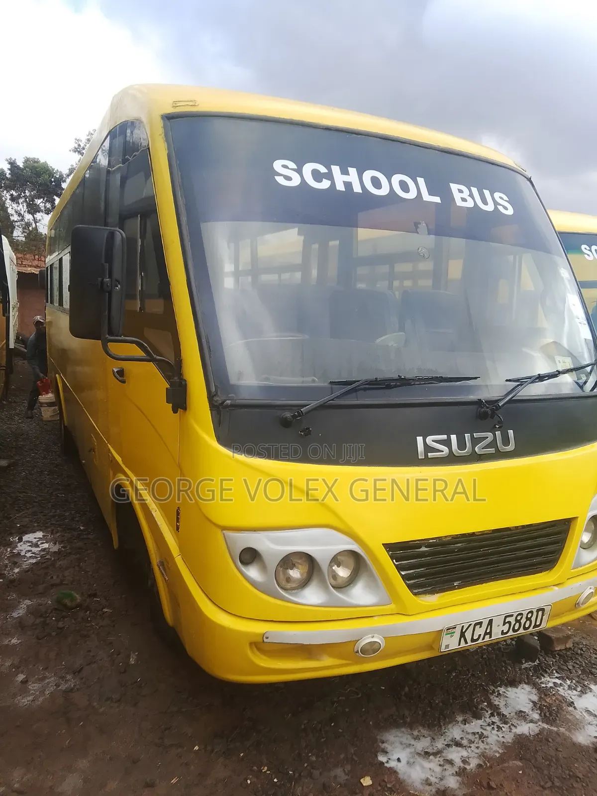 Isuzu NQR 2015 Yellow