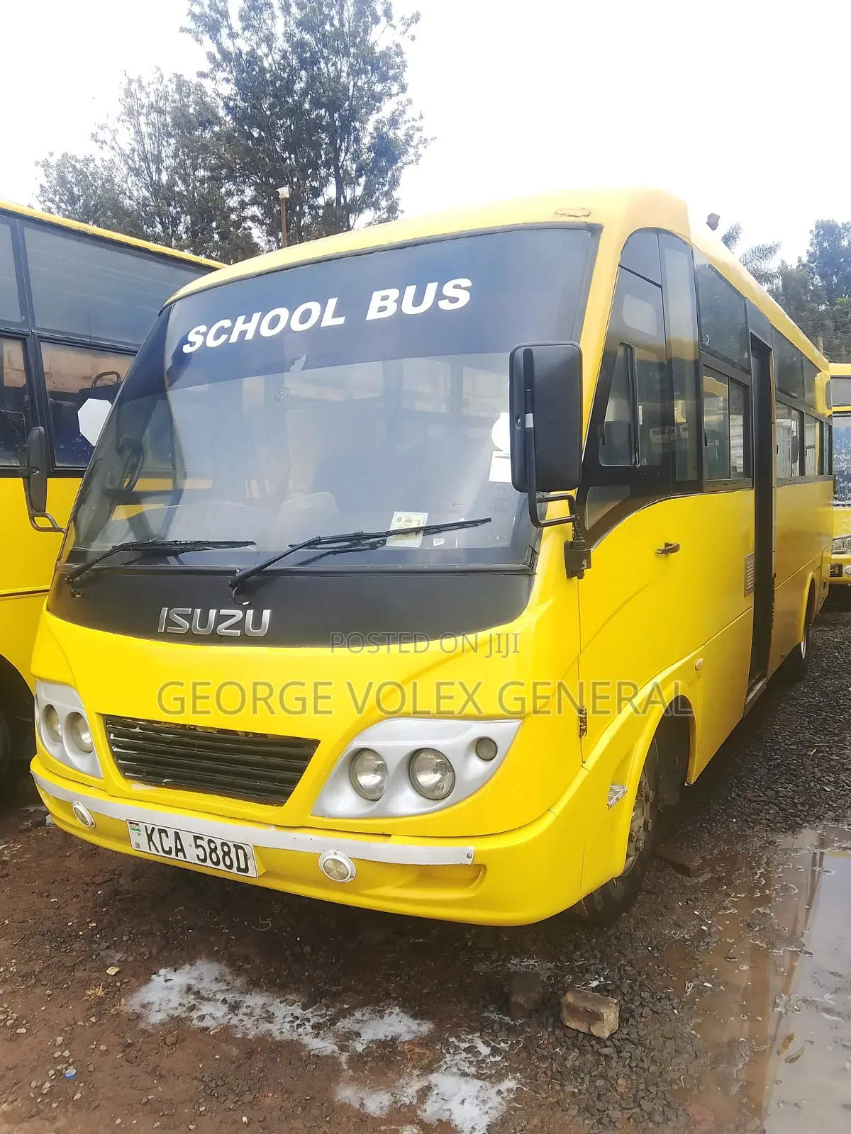 Isuzu NQR 2015 Yellow