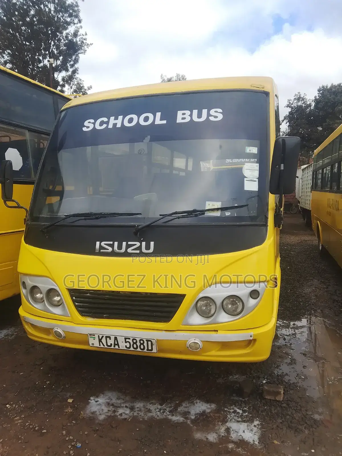 Isuzu NQR 2015 Yellow
