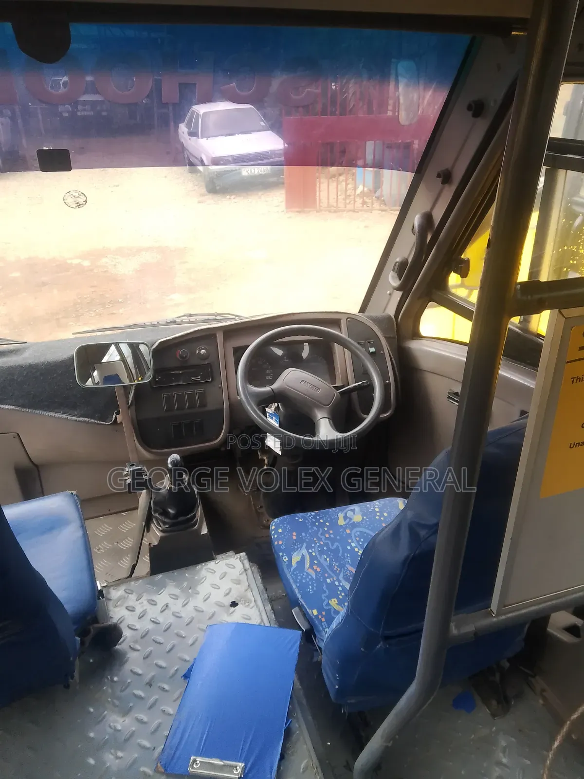 Isuzu NQR 2015 Yellow