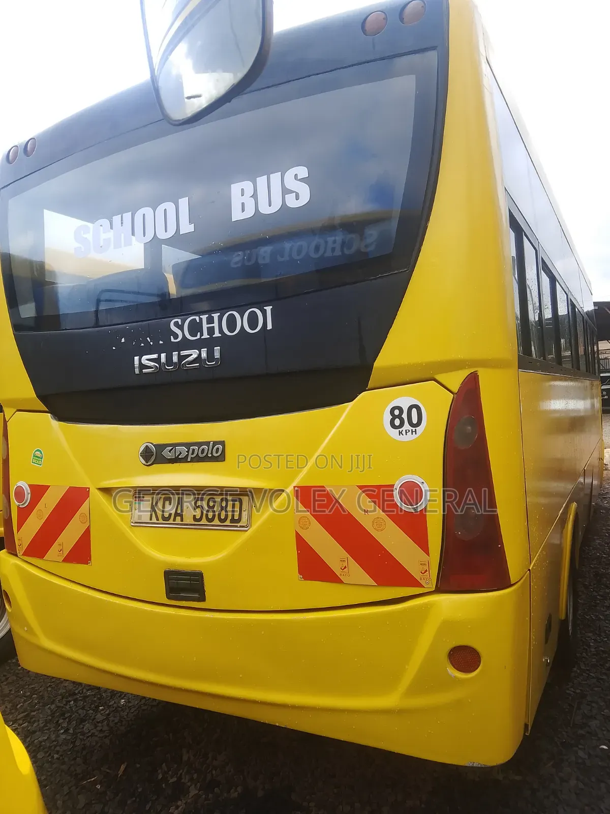 Isuzu NQR 2015 Yellow
