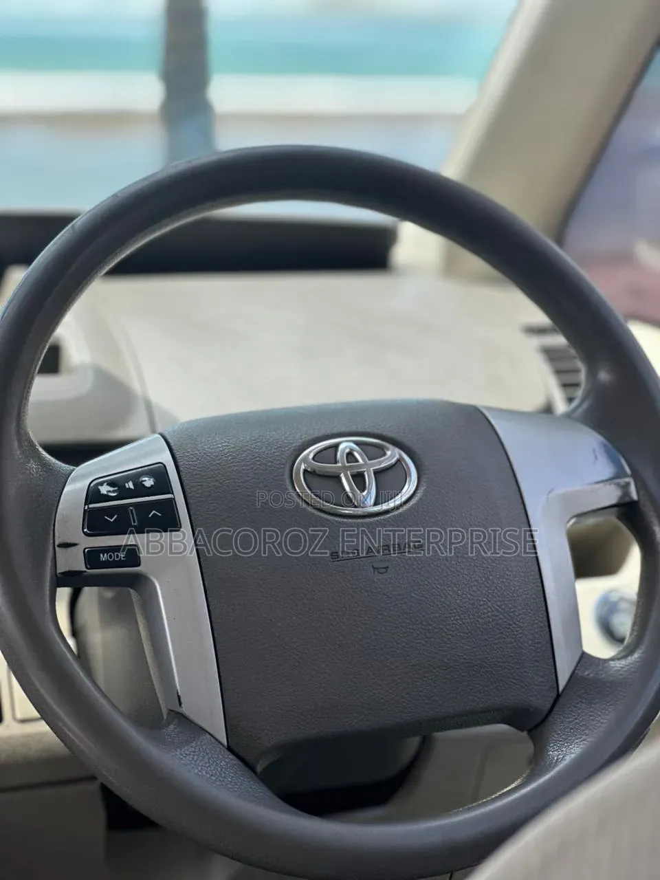 Toyota Noah 2012