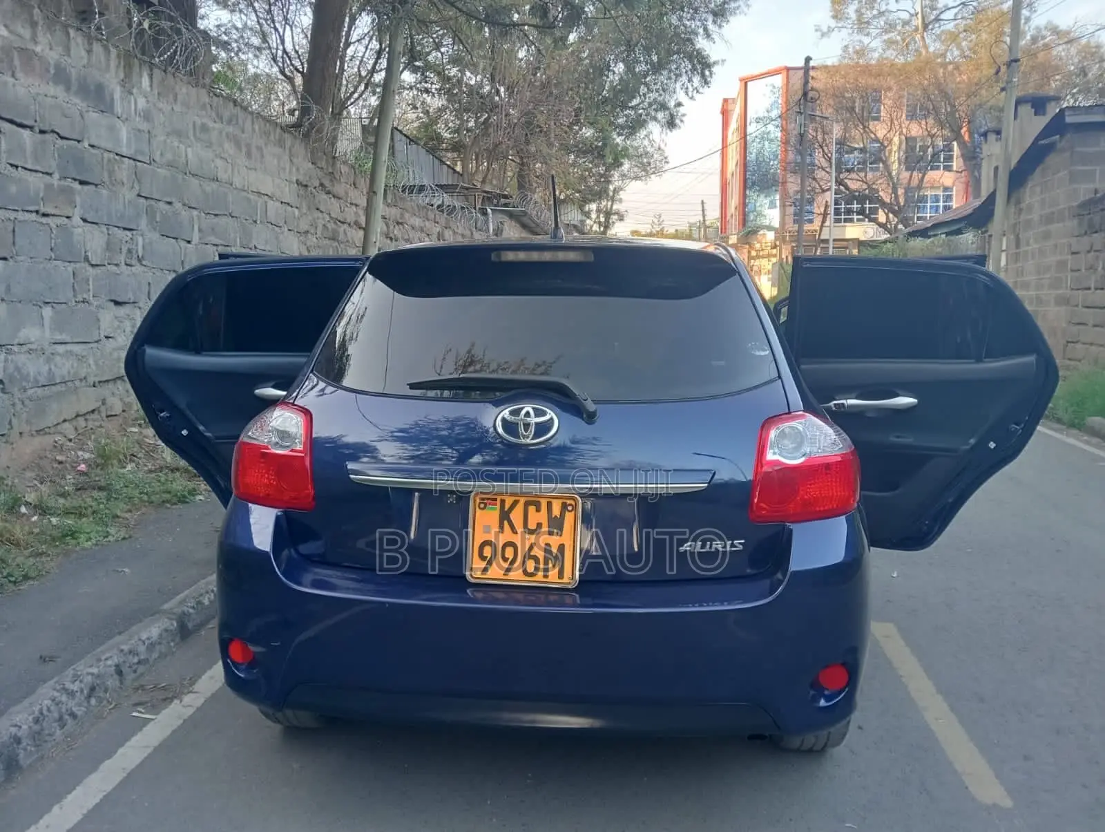 Toyota Auris 2012 Blue