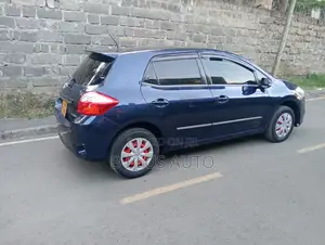 Toyota Auris 2012 Blue