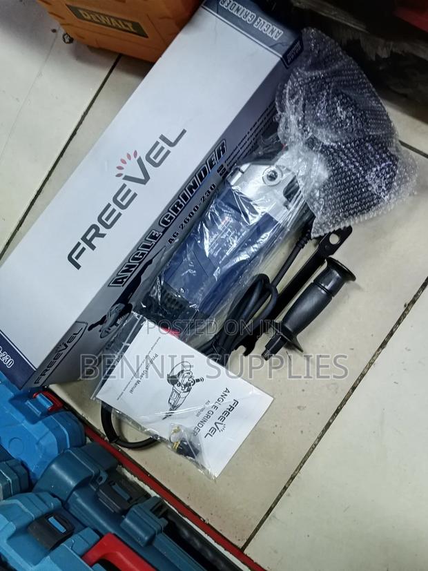Freevel 9" Angle Grinder - main view