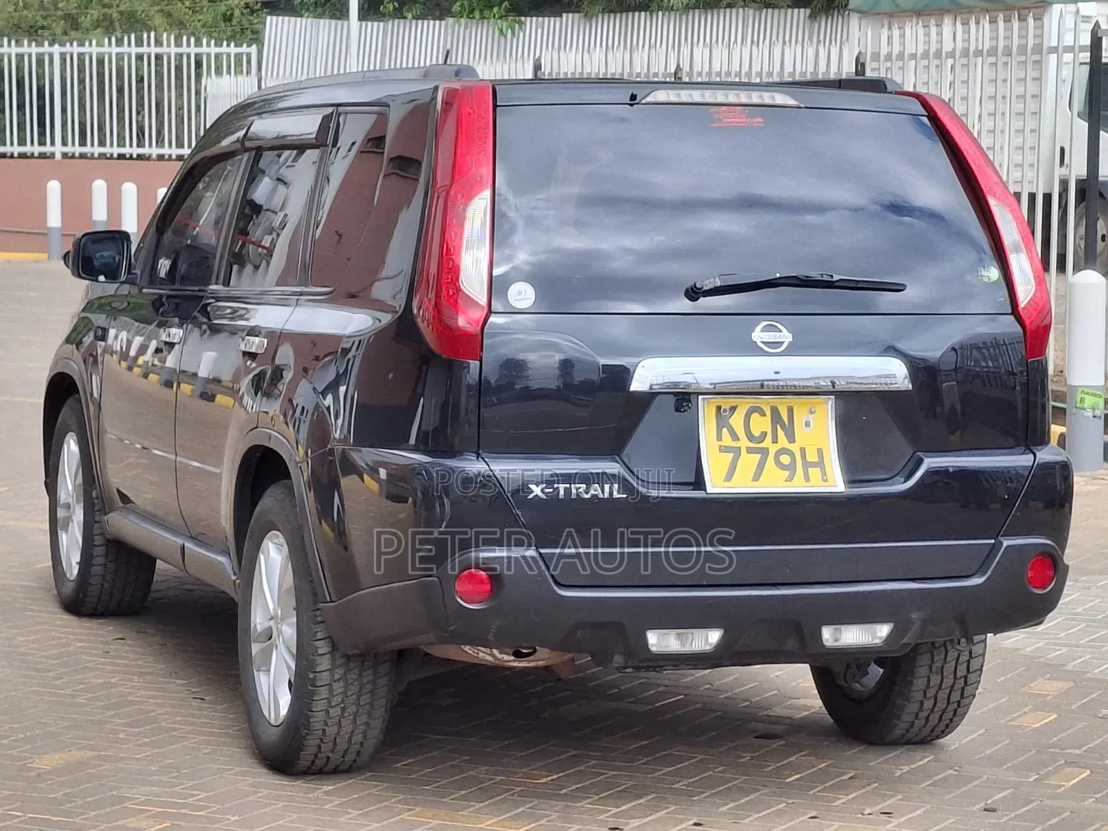 Nissan X-Trail 2.0 Petrol XE 2010 Black