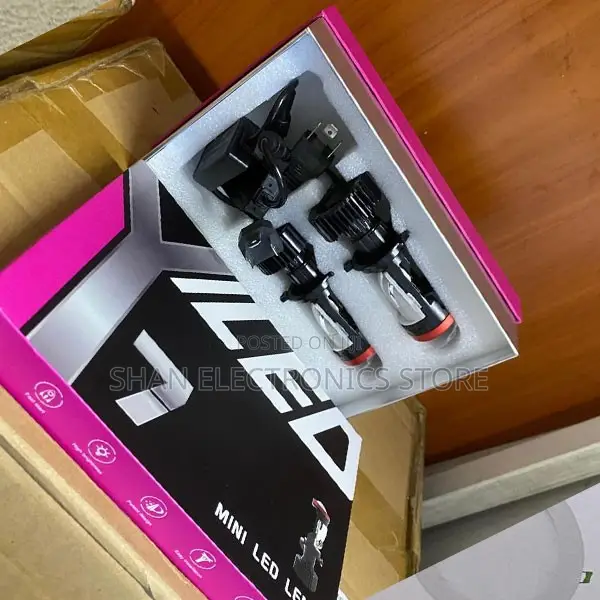 . H4 Y7 LED Projector Headlamp Bulb Modern Car Lighting